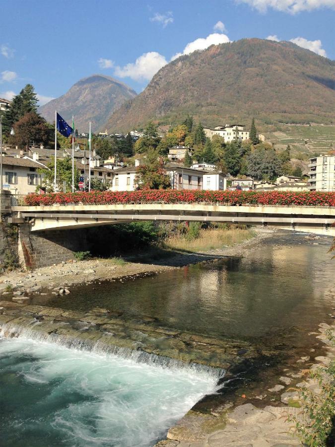 Dietro L'Angolo Sondrio Villa Eksteriør bilde